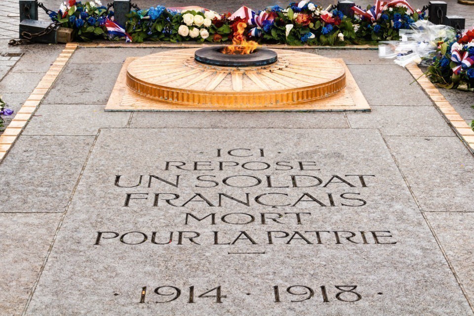 The Tomb of the Unknown Soldier : A Place of Memory and Solidarity