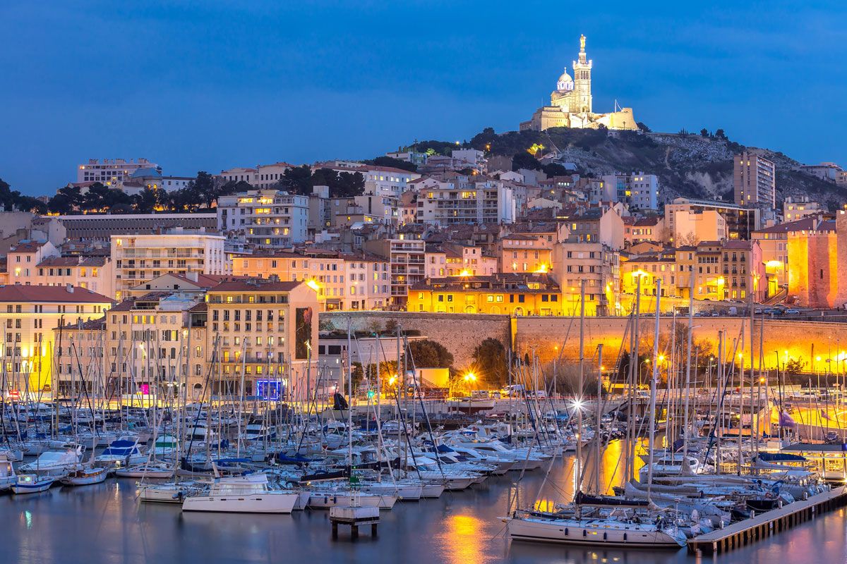 Experience Marseille: Vibrant Culture, Stunning Coastlines, Timeless Charm